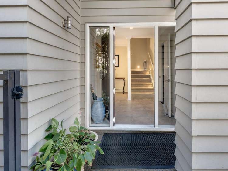 5 Seymour Road Mellons Bay_8