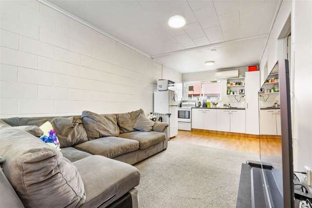 8/3 Tralee Place Hillcrest_4