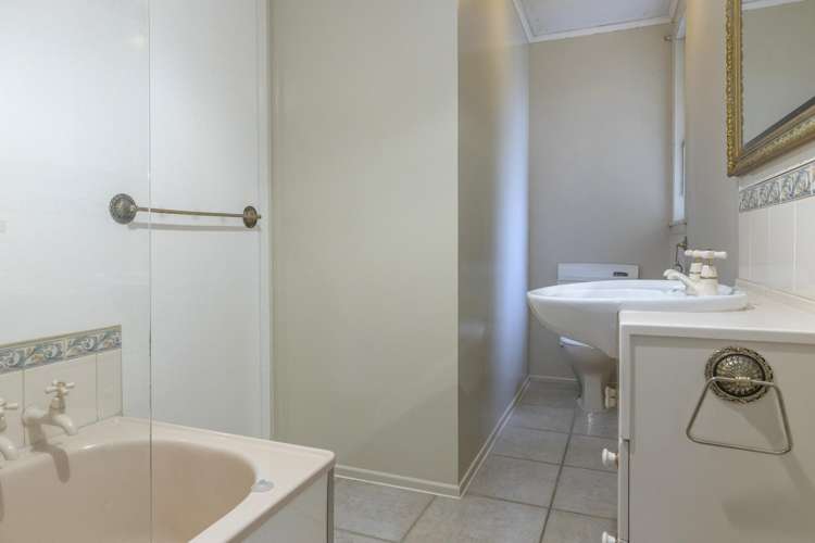 18 Mere Road Hilltop_16