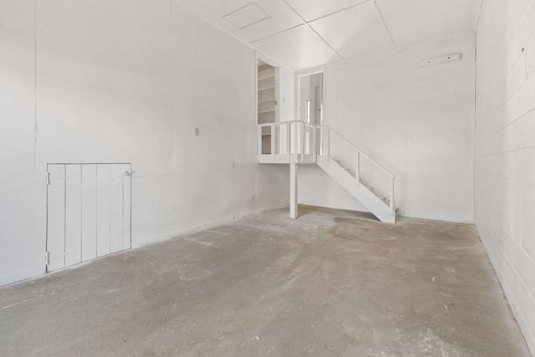 194 Clayton Road Mangakakahi_10