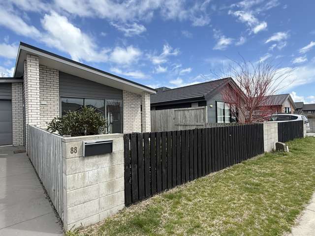 Modern, easy, Papamoa living