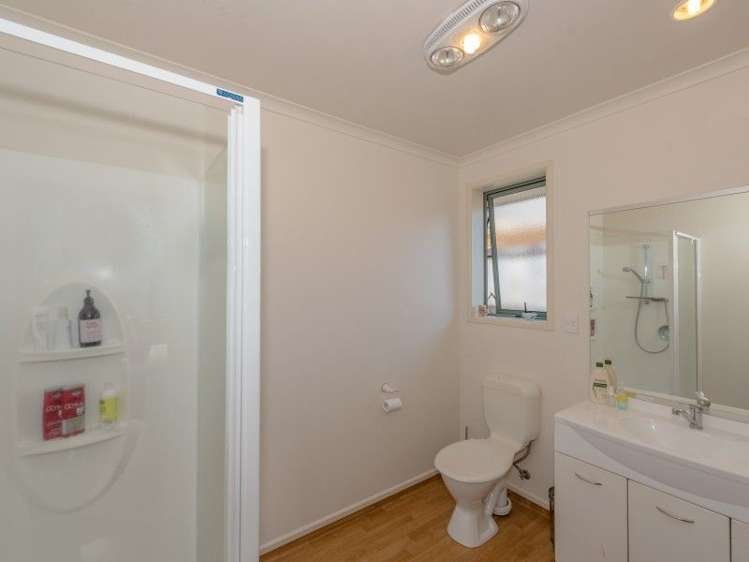 5 Locksley Lane Hamilton East_10