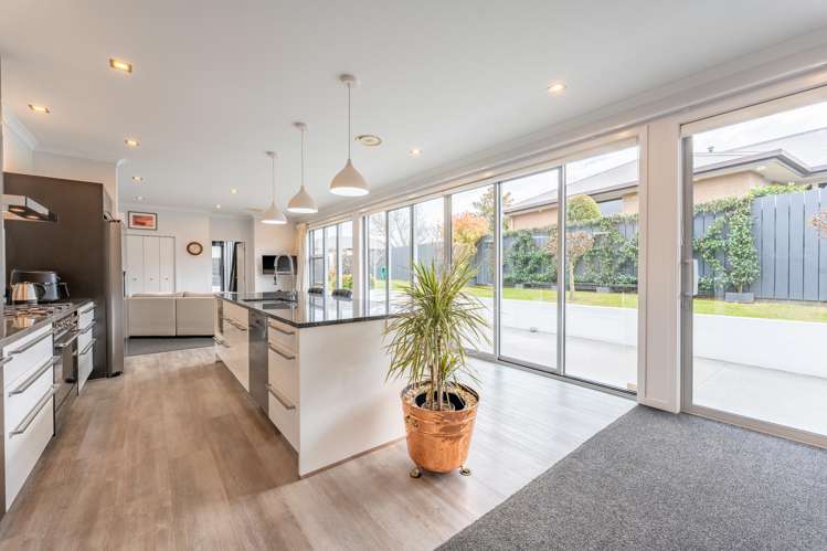 2 Meadowstone Street Gleniti_13