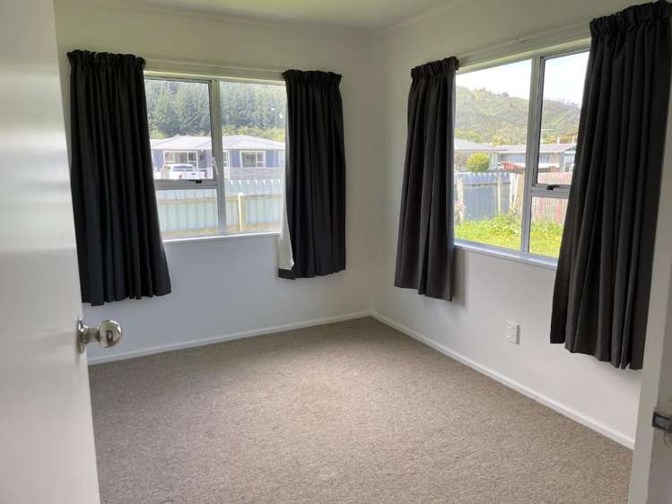 1 Weymouth Grove Wainuiomata_8