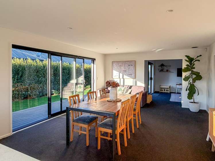 13 Sunline Avenue Lincoln_2