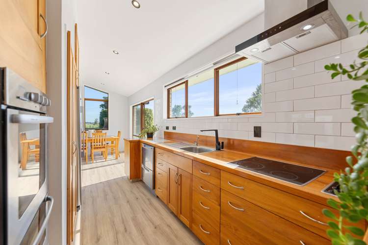 597 No 7 Road Springdale_13