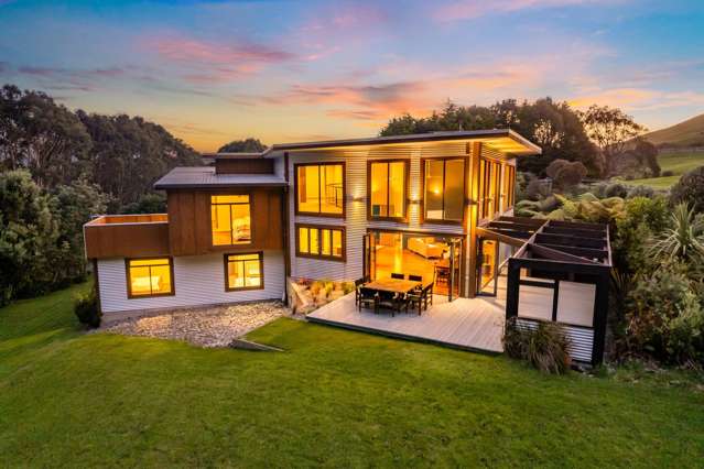 Escape to Rural Lifestyle in Plimmerton's Backyard