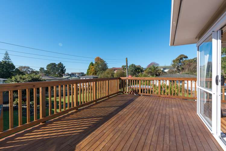 15 Kelwyn Road Kelston_8