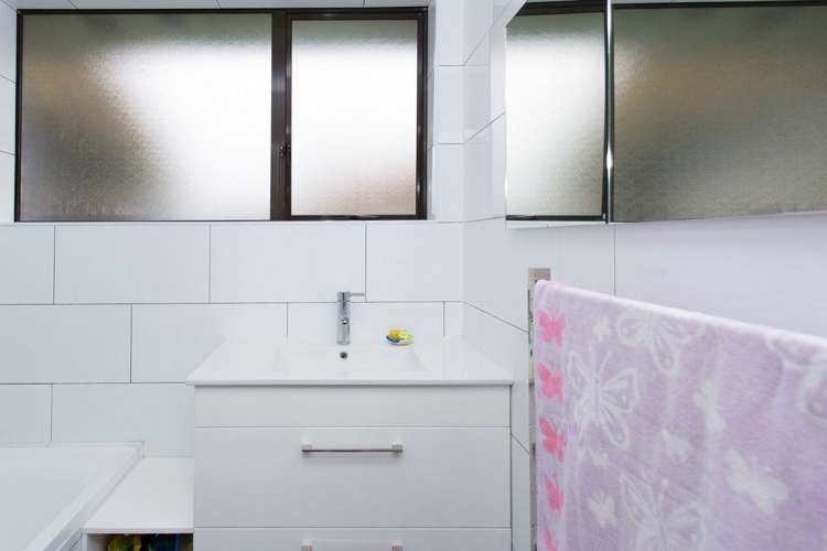 28 Denise Crescent Hornby_11