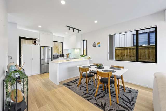 2/39 Lyndhurst Road Te Atatu South_2