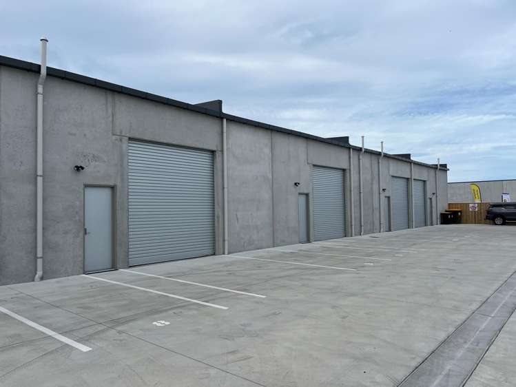 8/1 Lake Bryndwr Lane Burnside_12