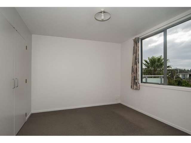 2e/86a Rockfield Road Penrose_2