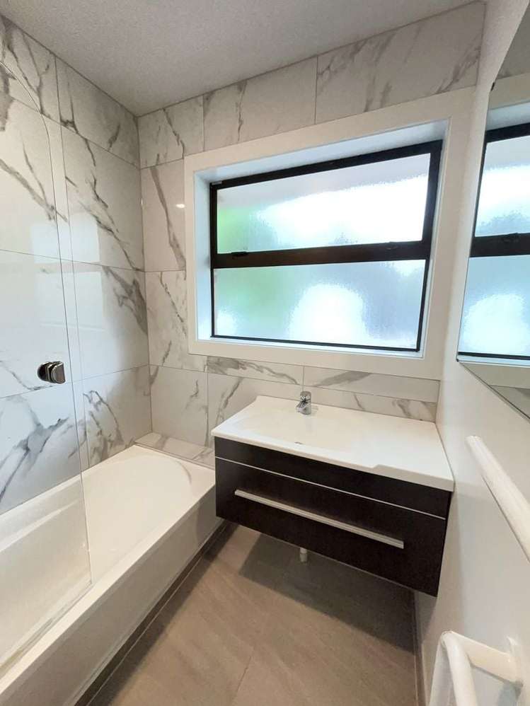 10 Oakhurst Place Russley_19