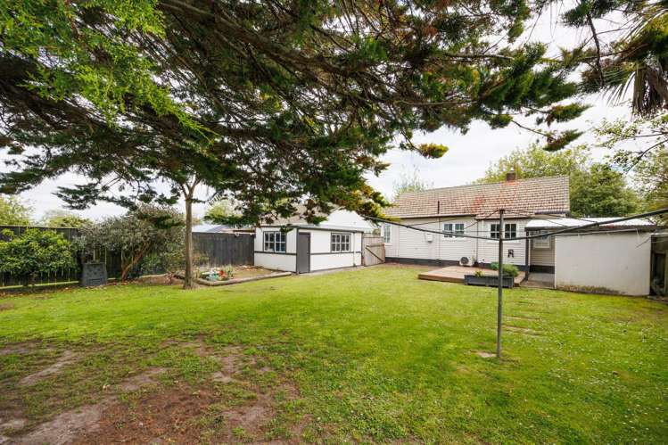 654 Featherston Street Roslyn_16