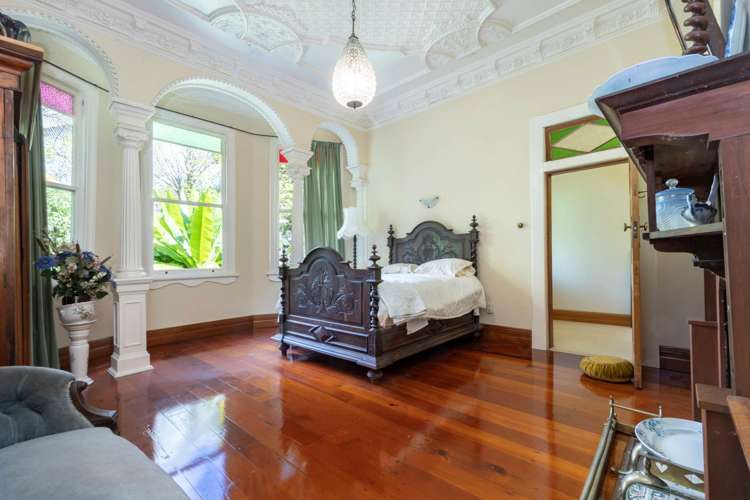 1192 Huia Road Huia_8