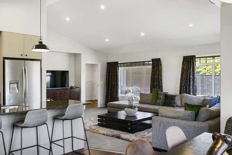 51 Montgomery Crescent Kinloch_8