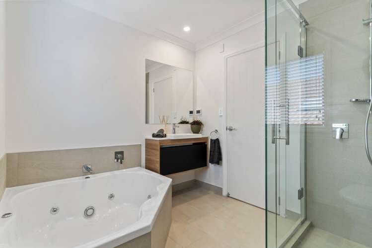 35 Bridgefield Crescent Flat Bush_19