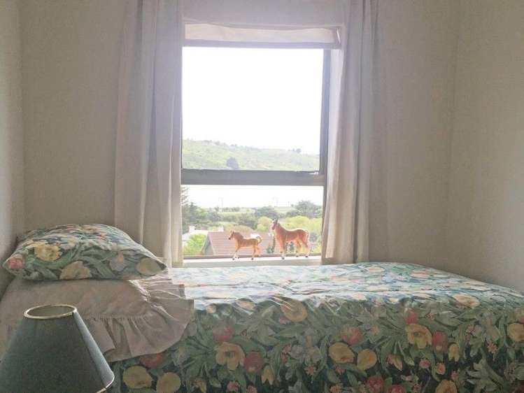 2/4 Kinloch Place Papakowhai_17