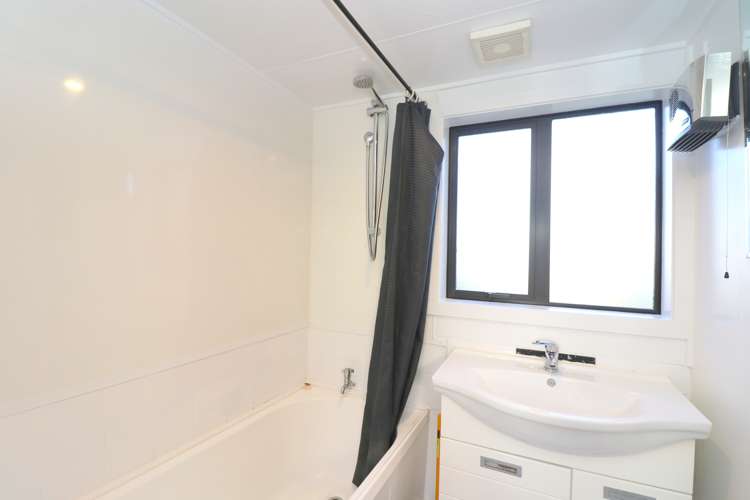 60 Arundel Crescent Strathern_16