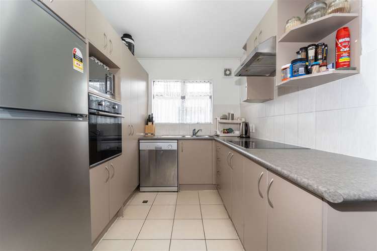 6/3 Hulme Place Henderson_3