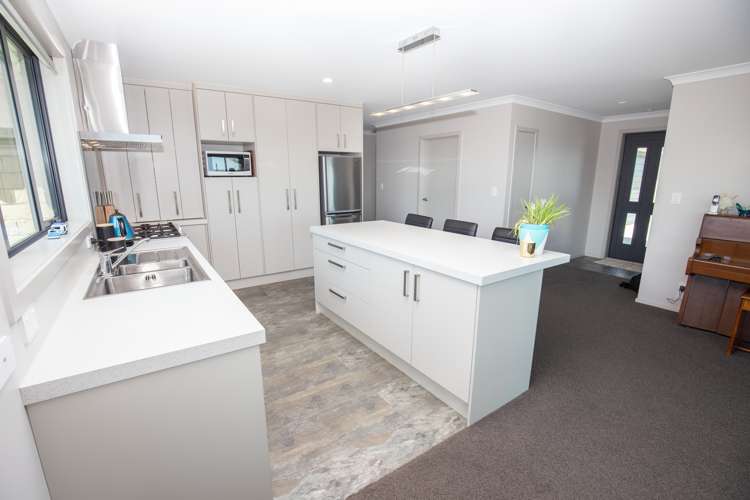 2 Karoro Place Karoro_2