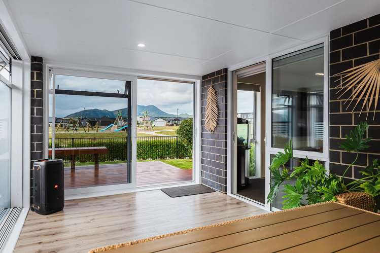 2 Roto Close Wharewaka_10