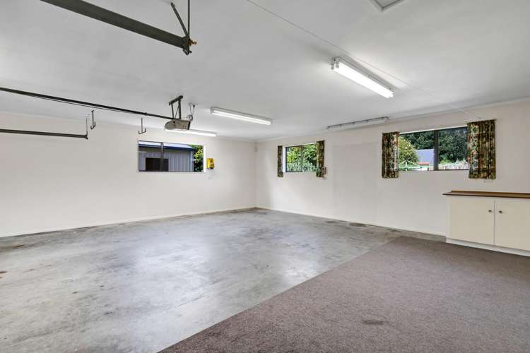 37 Pembroke Road East Stratford_38