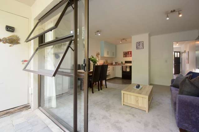 5/42 Hallenstein Street Queenstown_3