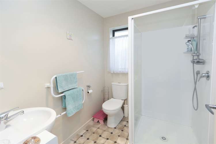 10 Clinton Lane Woolston_9