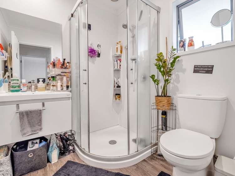 2/5 Jones Crescent Melville_11