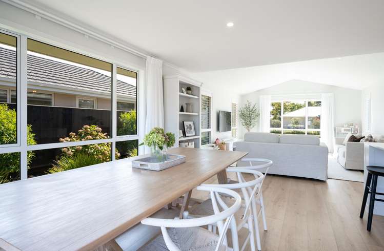 8 Oakdale Grove Richmond_11