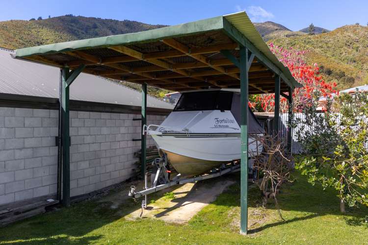 72 Moana View Road Waikawa_23