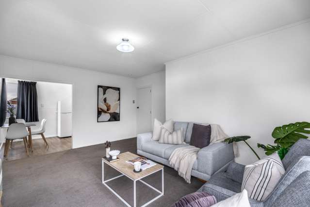 82 Saturn Street Strathern_3