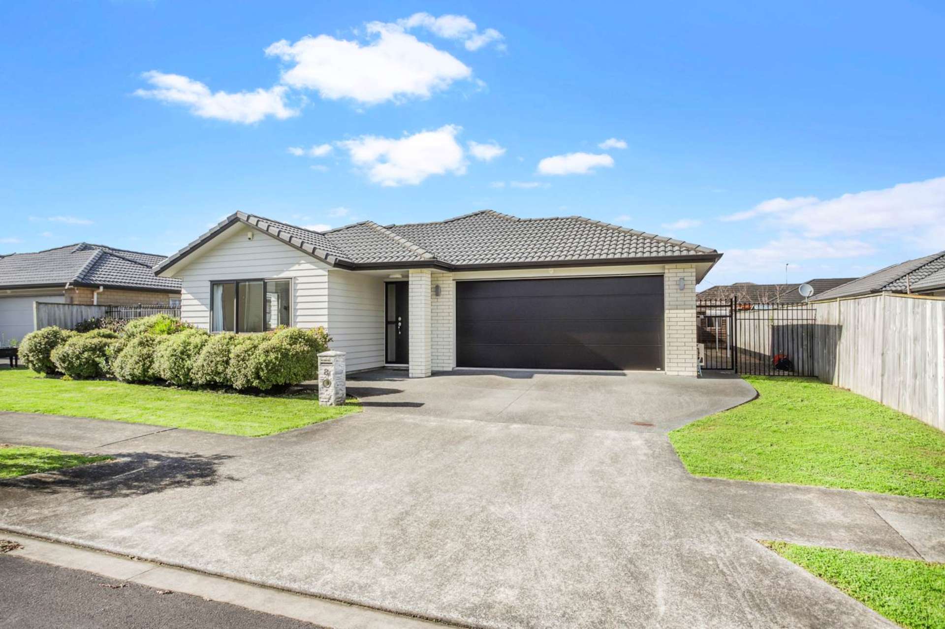 8 Iwinuku Crescent Wattle Downs_0