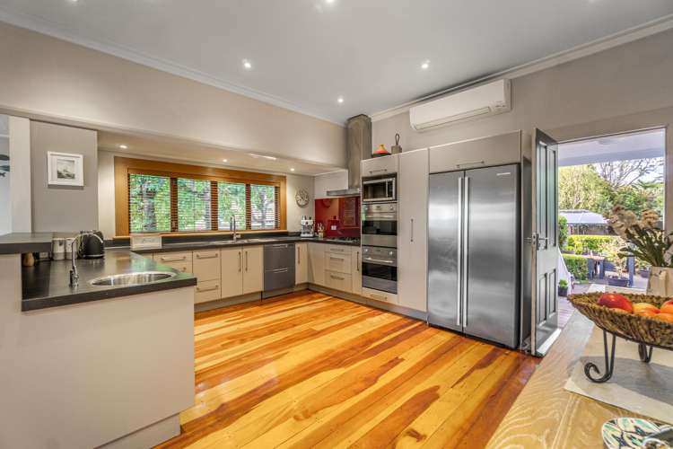 6 Waterfront Road Mangere Bridge_11