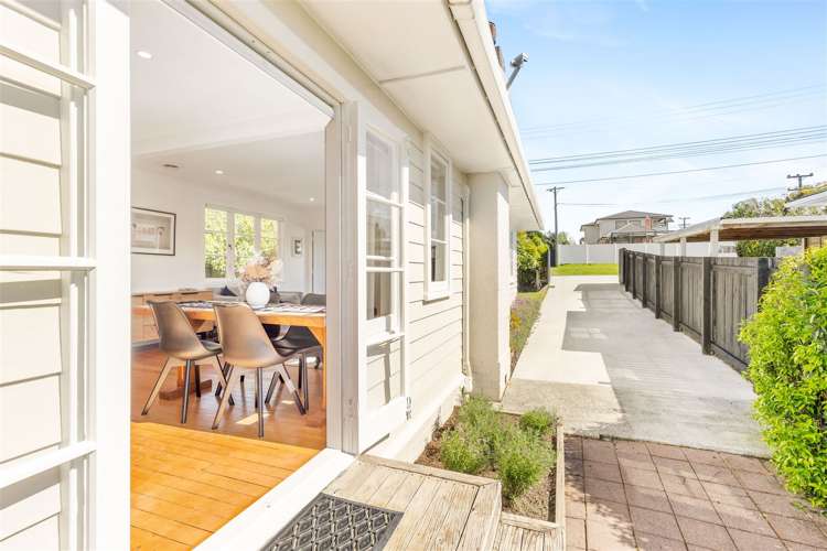 1/10 Neil Avenue Te Atatu Peninsula_18