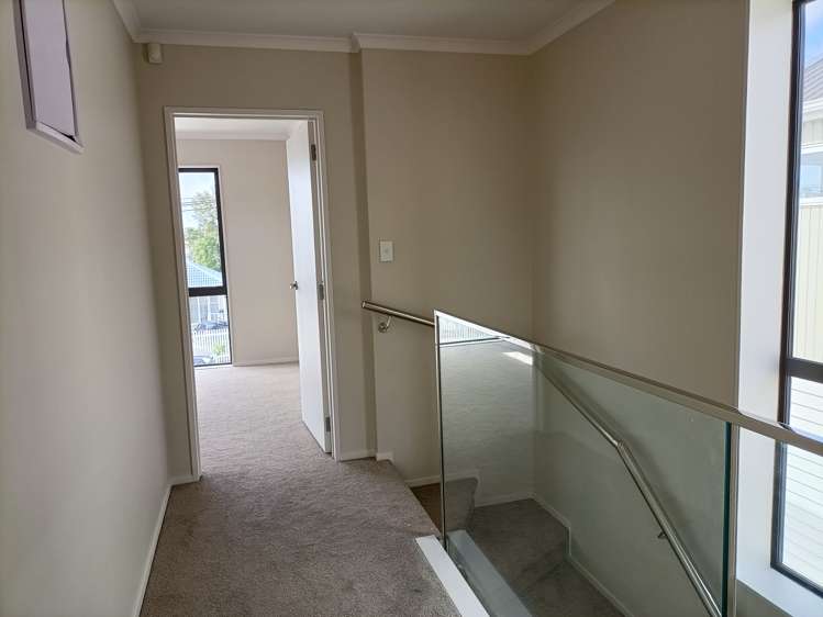 10b Roberts Road Te Atatu South_12