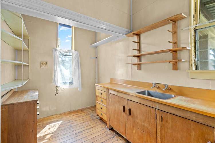 92 Thames Street Avenal_7