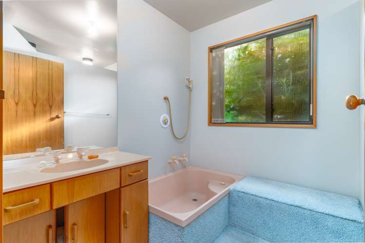 23 Ngaio Grove Robinsons Bay_15