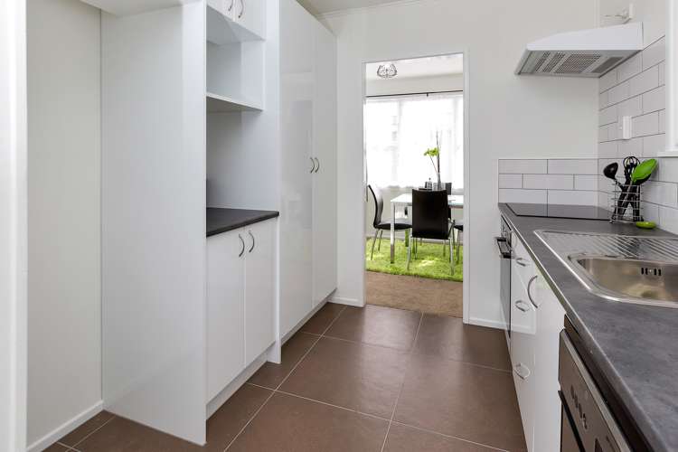 28 Raewyn Street Morningside_5