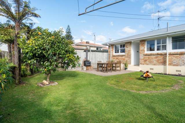 Sixties Charm on Flat, Established, Site