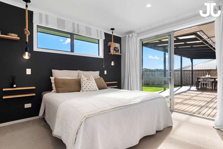 56 Whakaturou Crescent Pyes Pa_10