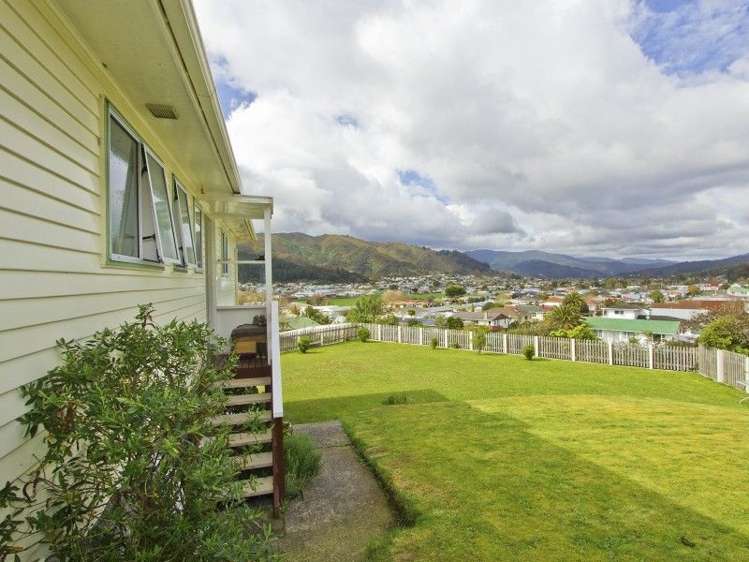 14 Naseby Grove Wainuiomata_7