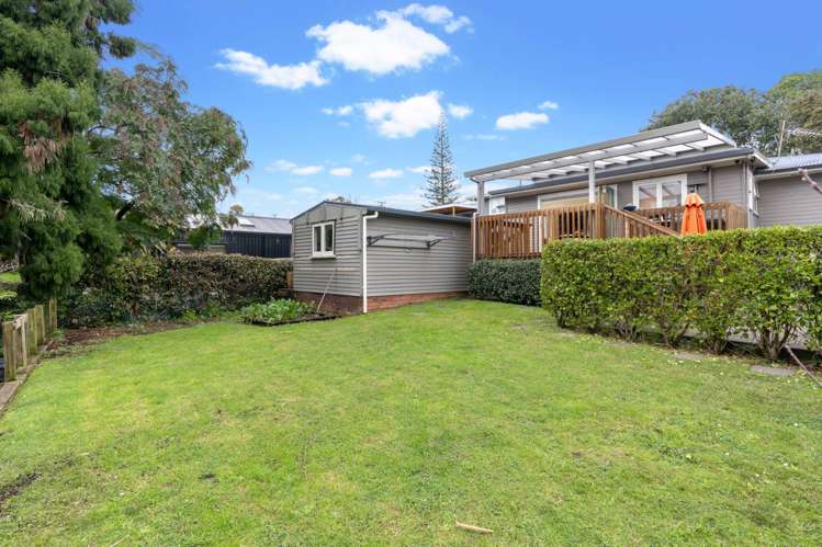 29 Amberley Avenue Te Atatu South_12