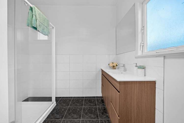 4029 Great North Road Glen Eden_20