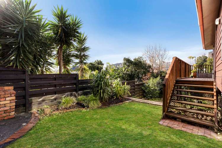 1/1 Riverview Road New Lynn_14