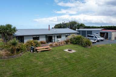 16 Taieri Mouth Road_1