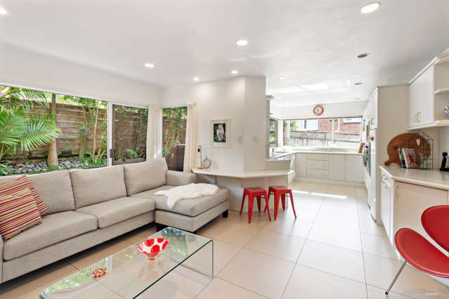 2/10 Stanaway Street Hillcrest_1