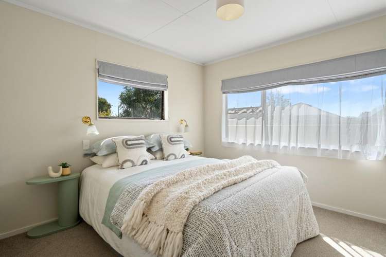 2 Brydon Way The Wood_10