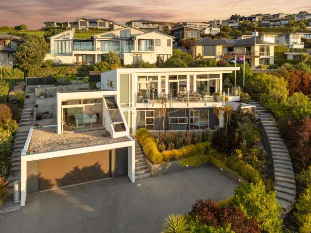 Coastal Living Above the Bay